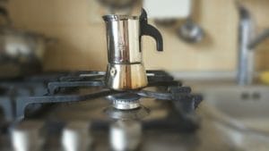 как варить кофе в гейзерной кофеварке