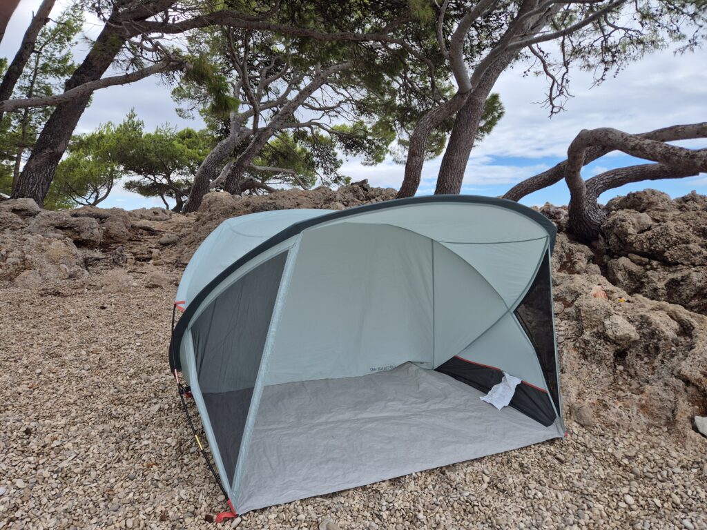 намет для дітей на пляжі